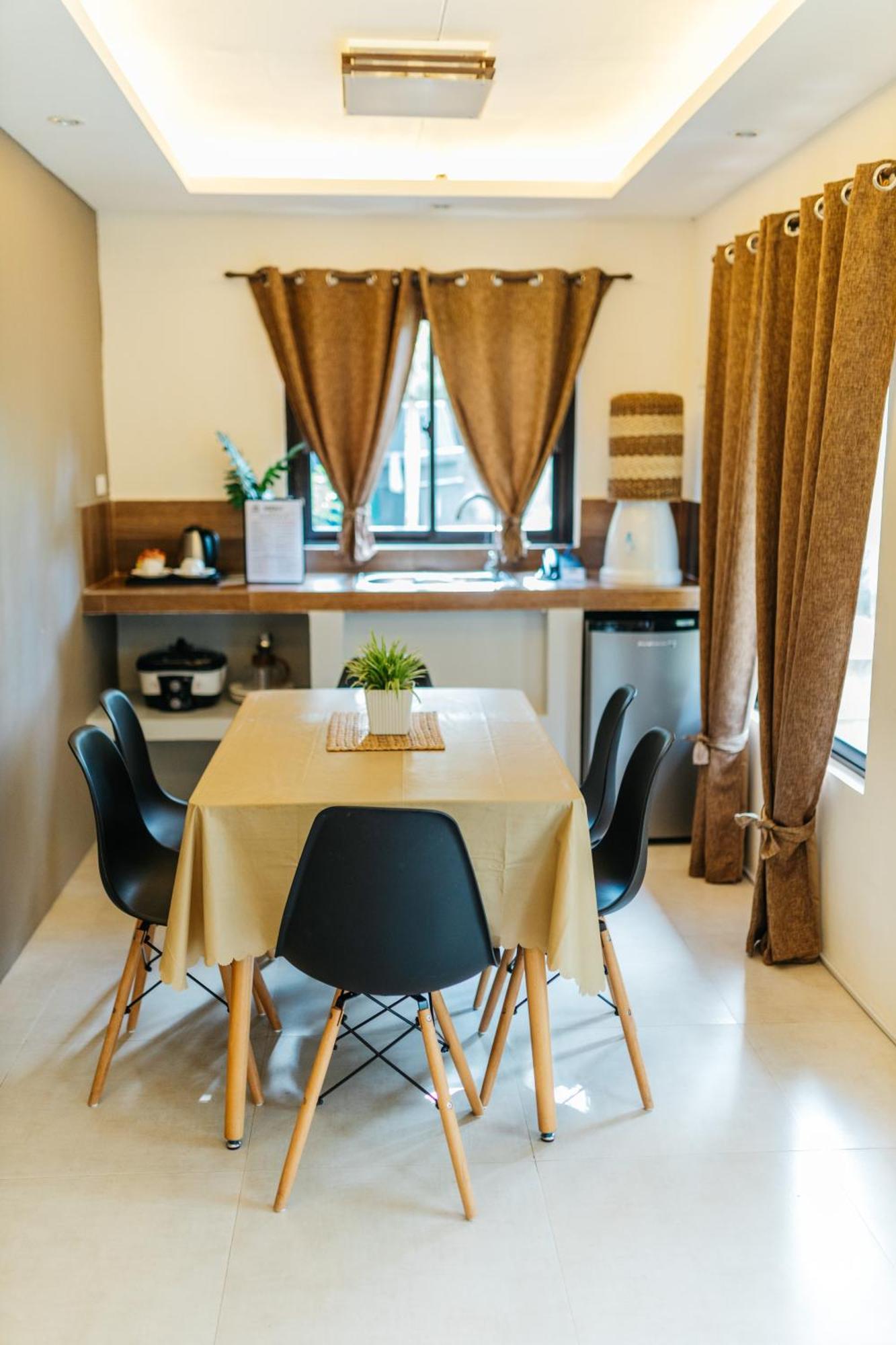 Spacio Caliraya Bed & Breakfast Lumban Bagian luar foto