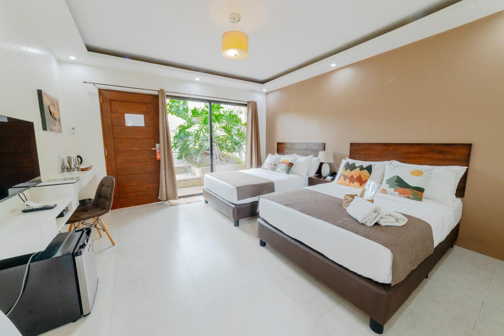 Spacio Caliraya Bed & Breakfast Lumban Bagian luar foto