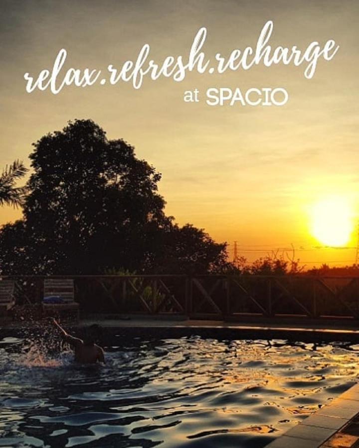 Spacio Caliraya Bed & Breakfast Lumban Bagian luar foto